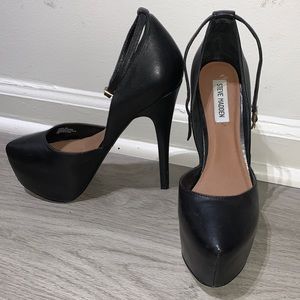 Steve Madden Deeny Black Platform Pumps